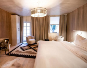 Palace Modern Hotel at the Plaza - King Suite 1